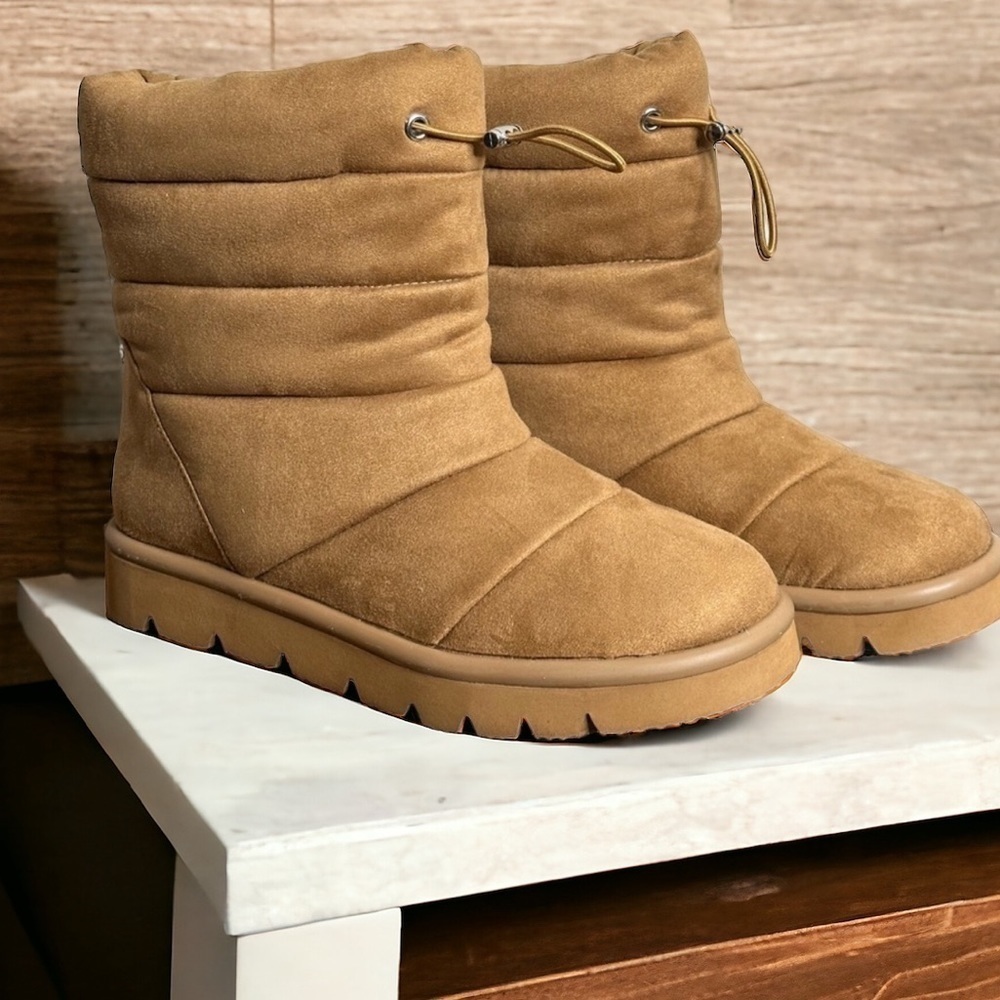 Steve Madden Icy Brown Winter and snow booties puffer look size 7